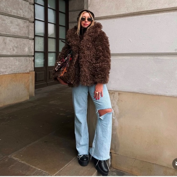 New ZARA ZW Collection Faux Fur Short Coat - Picture 4 of 15